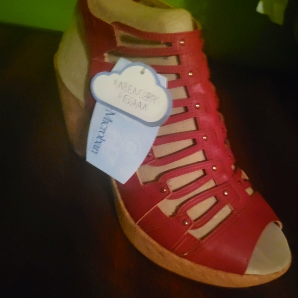 JBU memory foam wedge sandals - Picture 3 of 4